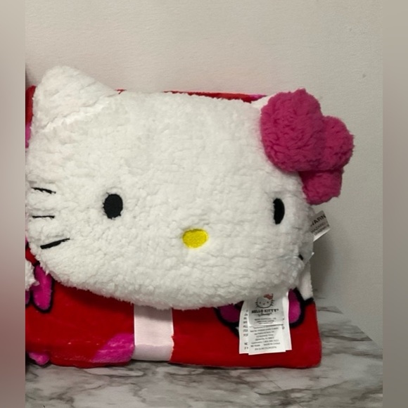 Hello Kitty Blanket - Picture 2 of 2